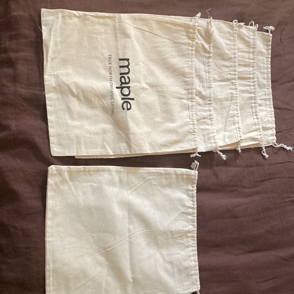 NWOT set of 6 draw string dust bags - Picture 5 of 5